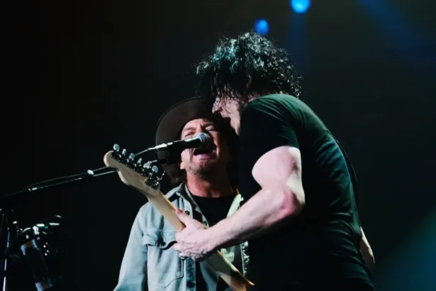 Foto: Eddie Vedder e Jack White. Crédito: David James Swanson,