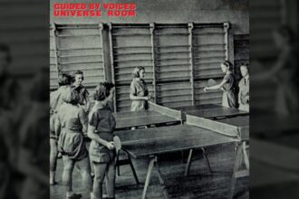 Capa de Universe Room do Guided By Voices.