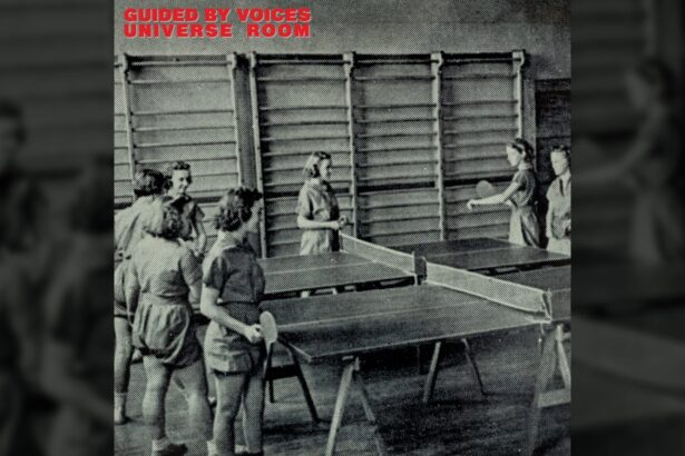 Capa de Universe Room do Guided By Voices.