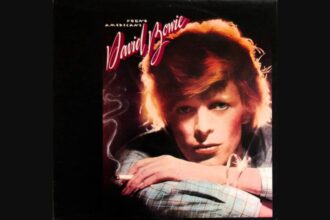 Capa do disco Young Americans de David Bowie.