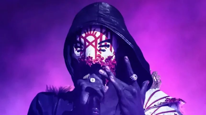 Sleep Token. Crédito: Katja Ogrin Redferns / Getty Images.