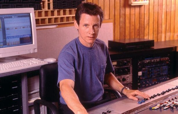 Terry Manning em estúdio nas Bahamas. Crédito: Patrick Cromwell.