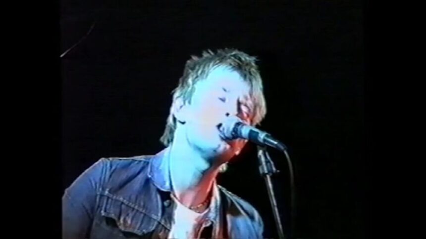 Foto: Thom Yorke do Radiohead. Crédito: canal Radiohead no Youtube.