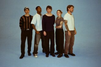 Turnstile / Never Enough. Crédito: Atiba Jefferson.