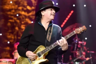 Carlos Santana. Crédito: Alberto Rodriguez/Getty Images for the Recording Academy.