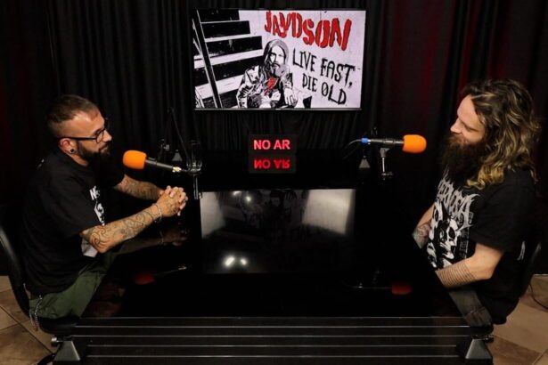 Foto: Jornalista Homero Pivotto Jr e Jaydson. Crédito: Imagem retirada do podcast.