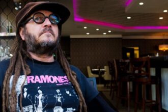 Foto: Keith Morris. Crédito: Dimitri Coats.