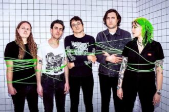 Frankie and the Witch Fingers. Crédito: Death by James.