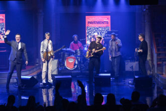 Foto: Pavement. Crédito: Scott Kowalchyk / CBS Broadcasting Inc.