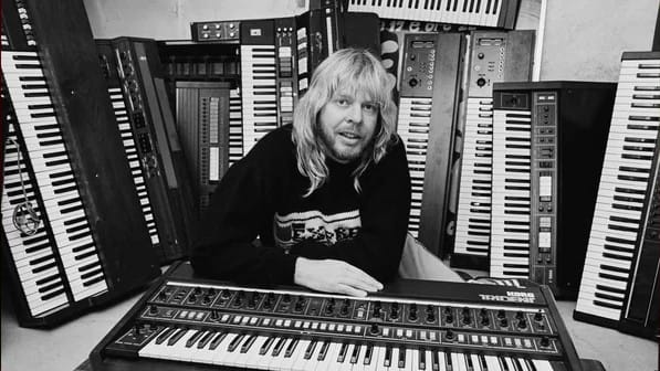 Rick Wakeman. Crédito: Butler/Daily Express/Hulton Archive/Getty Images.
