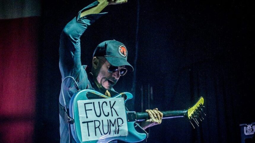 Tom Morello / Fuck Trump. Crédito: Ollie Millington / Wire Image.