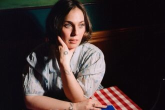 Foto: U.S. Girls. Crédito: Colin Medley.