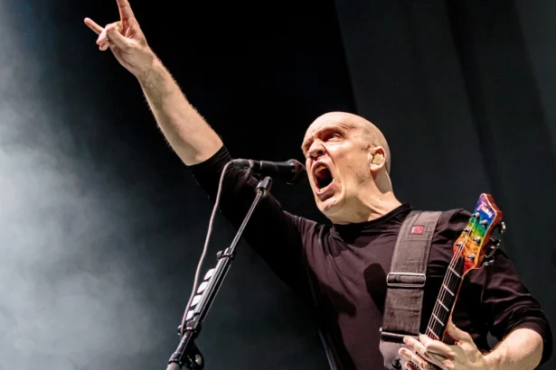 Foto: Devin Townsend. Crédito: Sergione/Infuso/Getty Images.