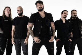 Foto: Throw Me To the Wolves. Crédito: Starship.