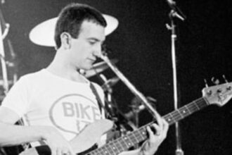 John Deacon. Crédito: Eddie Mallin.