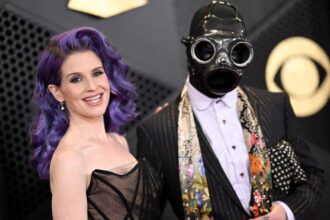 Kelly Osbourne e Sid Wilson. Crédito: Lionel Hahn/Getty Images.
