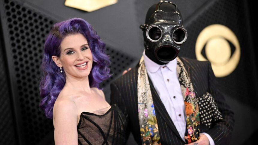 Kelly Osbourne e Sid Wilson. Crédito: Lionel Hahn/Getty Images.