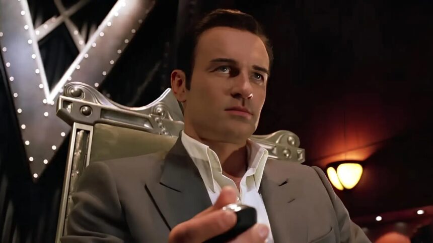 Julian McMahon Foto; Reprodução