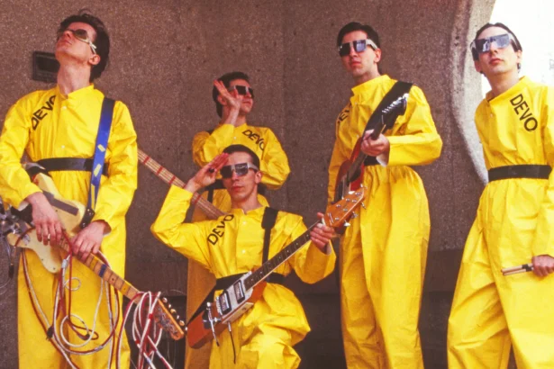 DEVO. Foto: Janet Macoska.
