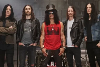 Slash ft. Myles Kennedy & The Conspirators. Foto: Reprodução/Facebook.