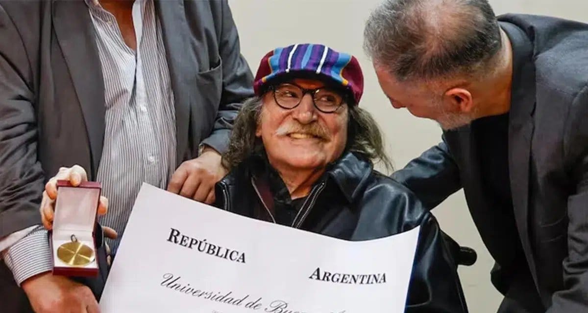 Charly García recebe Doutorado Honoris Causa da UBA