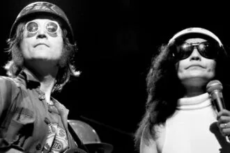 John Lennon. Foto: Michael Negrin © Yoko Ono Lennon.