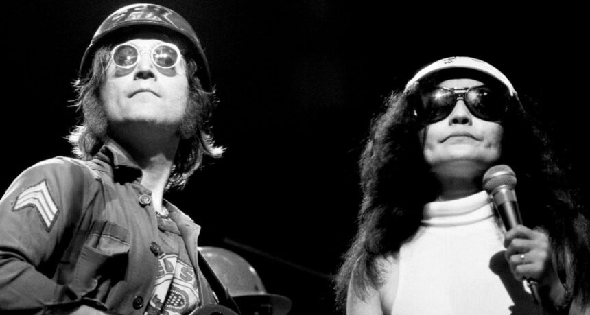 John Lennon. Foto: Michael Negrin © Yoko Ono Lennon.