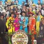 Capa de Sgt. Pepper's Lonely Hearts Club Band doThe Beatles.