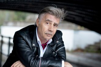 Glen Matlock. Crédito: Tina Korhonen.