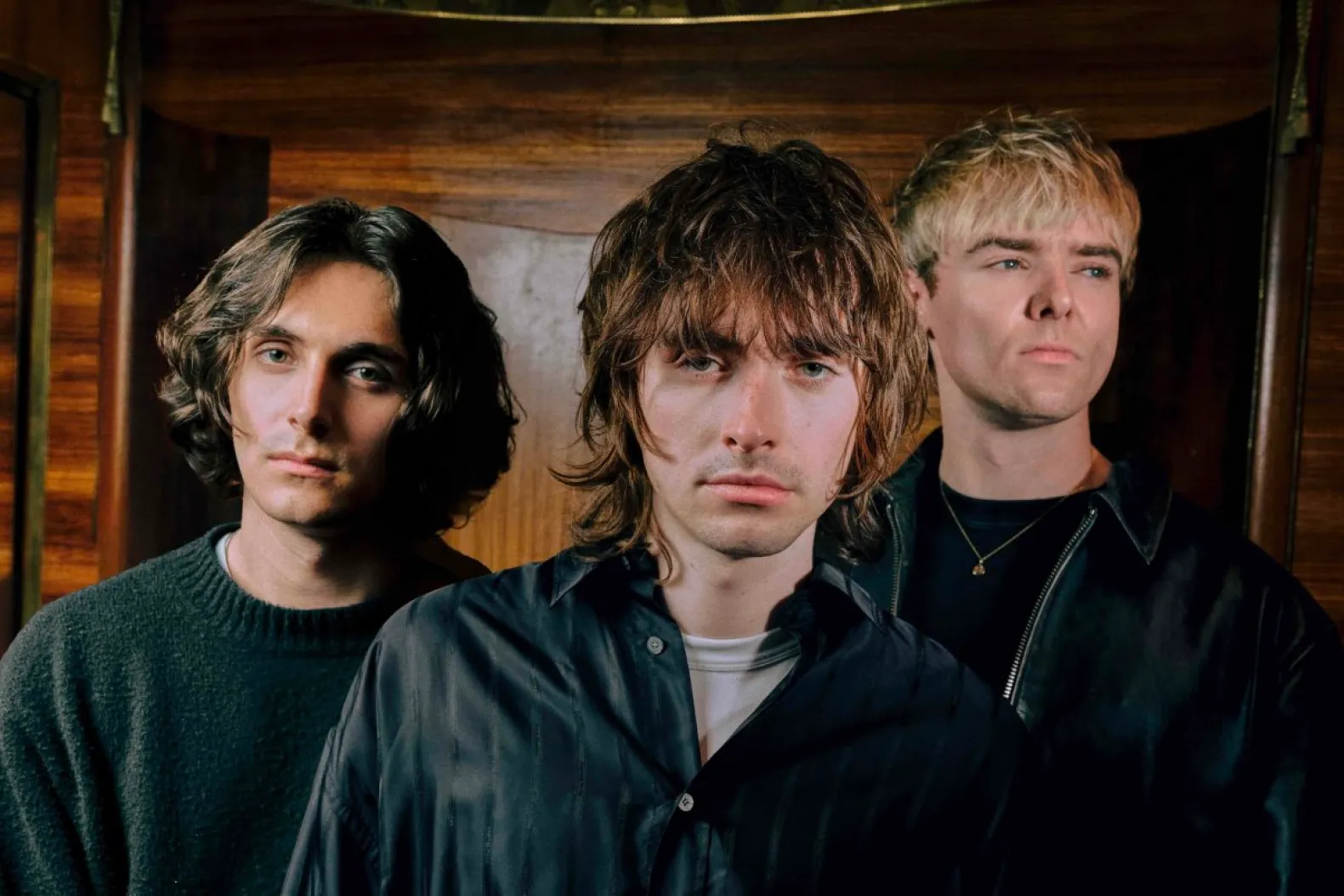 Villanelle, banda de Gene Gallagher, lança single “Hinge” e anuncia turnê