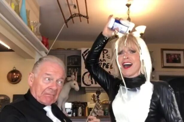 Robert Fripp e Toyah Willcox. Youtube.