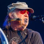 Neil Young. Crédito: Raph Pour-Hashem.