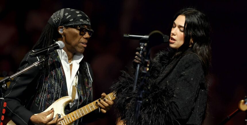 Dua Lipa e Nile Rodgers. Crédito: Arturo Holmes/Getty Images for ABA.