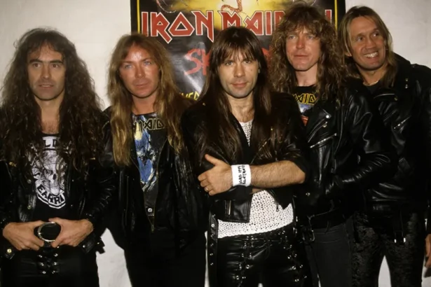 Iron Maiden / No Prayer for the Dying. Foto: Mick Hutson/Redferns via Getty Images.