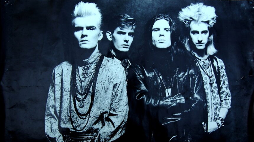 The Cult - Love. Foto: Contracapa interna do disco.