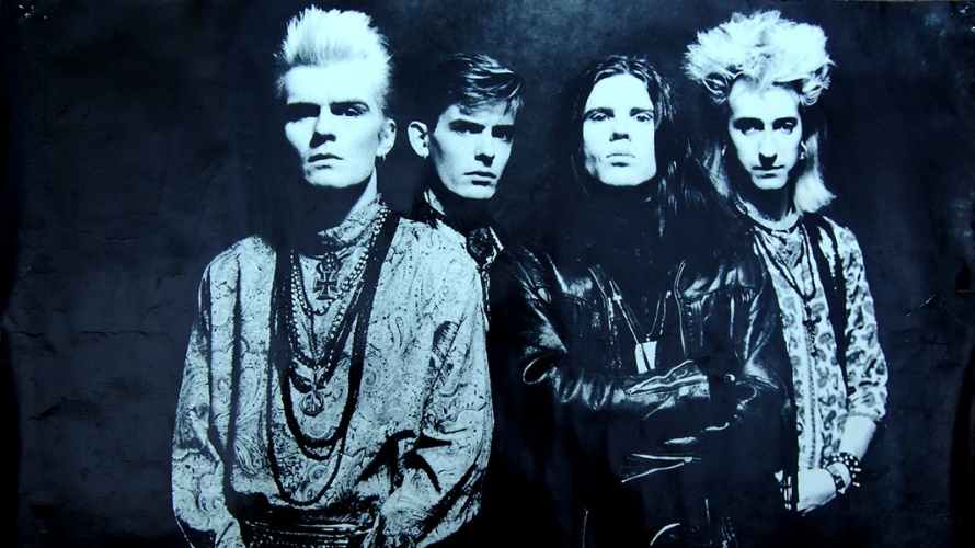The Cult - Love. Foto: Contracapa interna do disco.