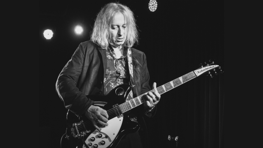 Peter Buck. Foto: Reprodução.