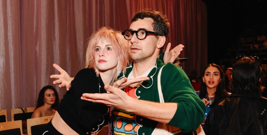 Hayley Williams e Jack Antonoff, 2024. Foto: Nina Westervelt/WWD via Getty Images.