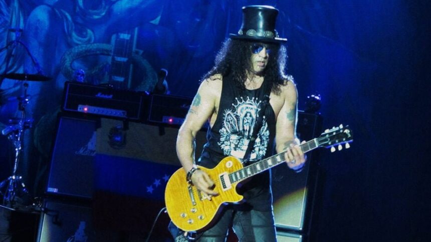 Slash. Crédito: Edvill/Farout Magazine.