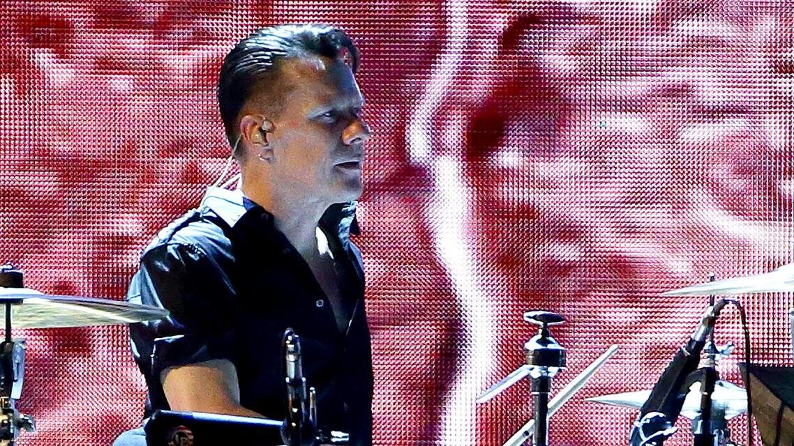 Larry Mullen Jr. avança na recuperação, revela Bono