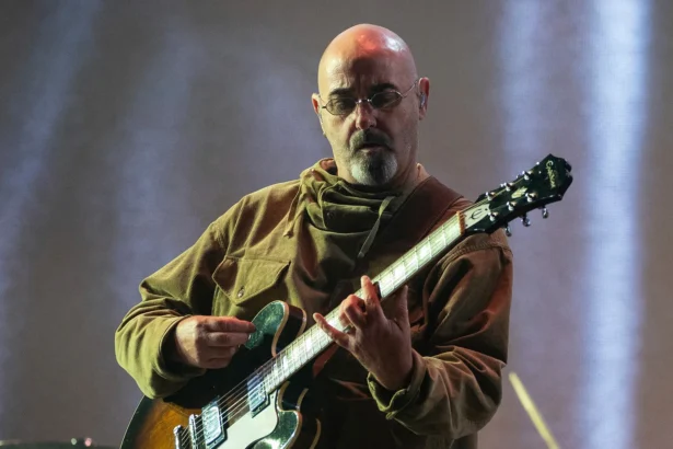 Paul Bonehead/Oasis. Foto: Scott Garfitt/AP.