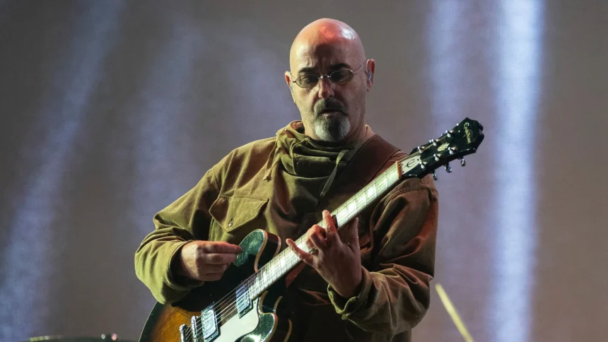 Paul Bonehead/Oasis. Foto: Scott Garfitt/AP.