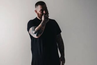 Andy Nicholson/Arctic Monkeys. Foto: Reprodução.