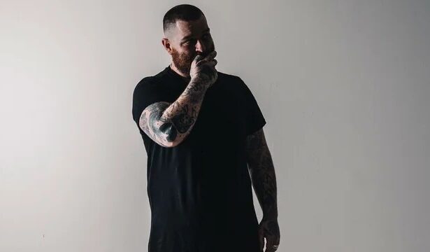 Andy Nicholson/Arctic Monkeys. Foto: Reprodução.