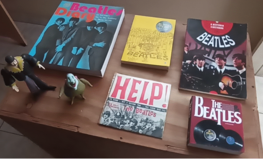 Rifando Beatles em prol da Fonoteca. Crédito: Divulgação.