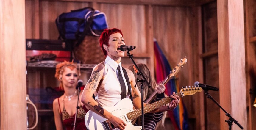 Halsey. Crédito: John Shearer/Getty Images