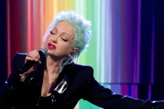 Cyndi Lauper. Crédito: Kevin Mazur/Getty Images RRHOF.