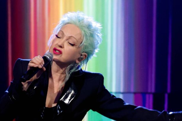 Cyndi Lauper. Crédito: Kevin Mazur/Getty Images RRHOF.