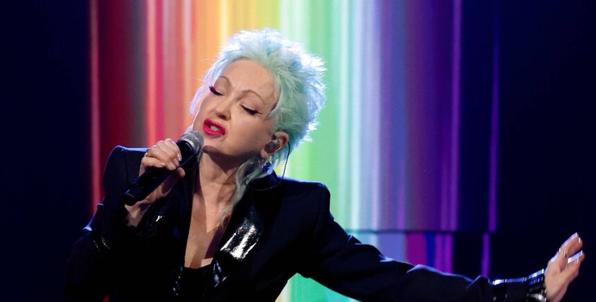 Cyndi Lauper. Crédito: Kevin Mazur/Getty Images RRHOF.
