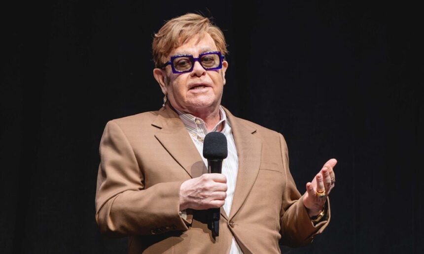 Elton John. Crédito: : Raph Pour-Hashemi.